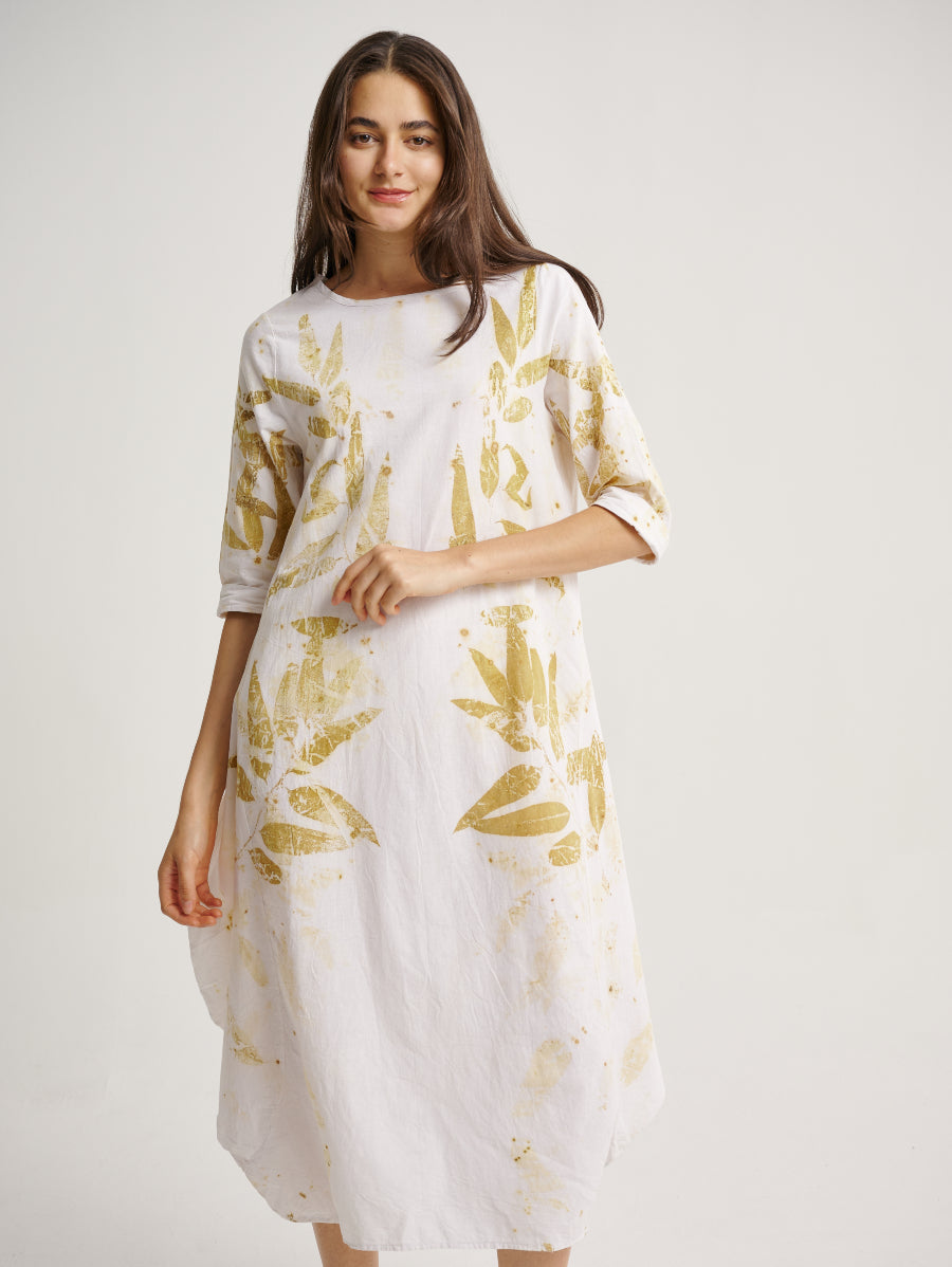 White Dress Eucalyptus Plant Base Side Rows Eco Print Round Neck 3/4 Sleeves