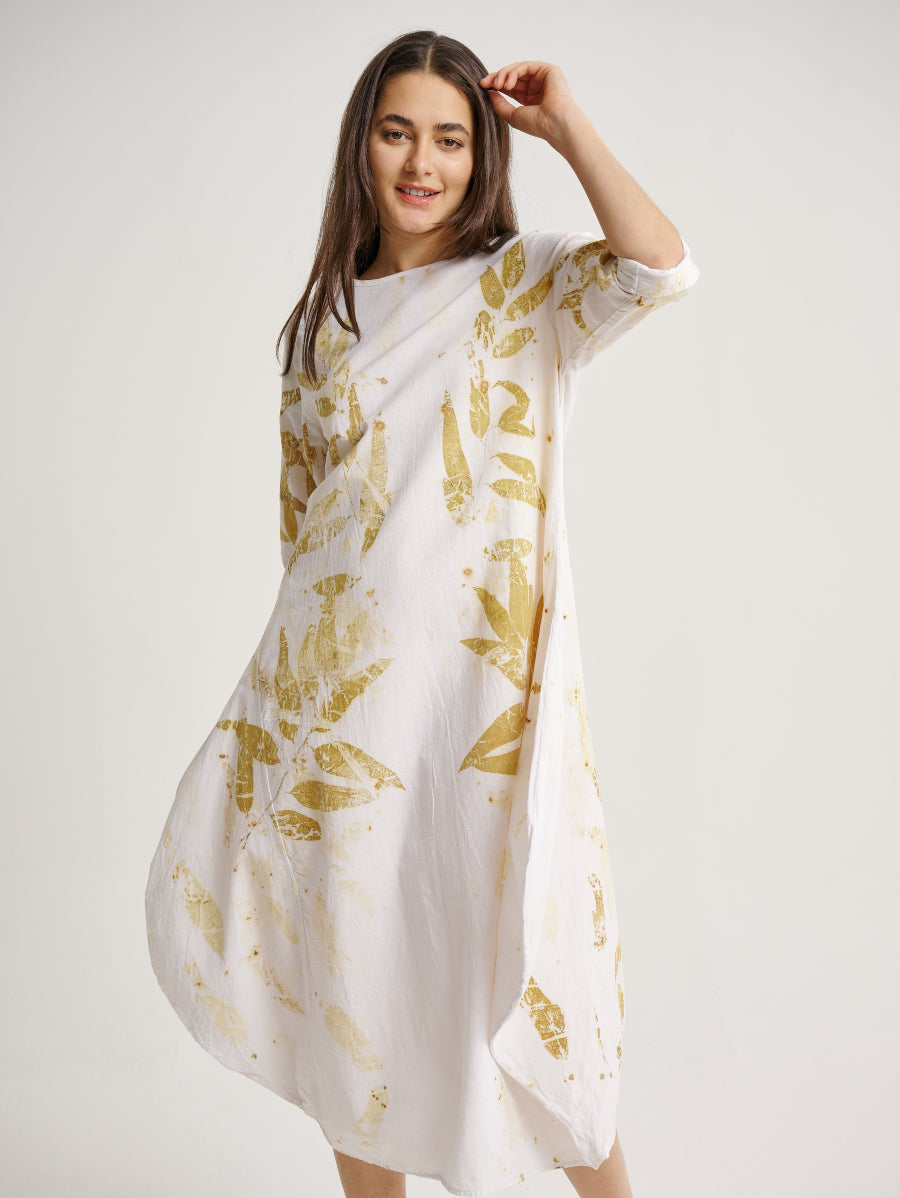 White Dress Eucalyptus Plant Base Side Rows Eco Print Round Neck 3/4 Sleeves