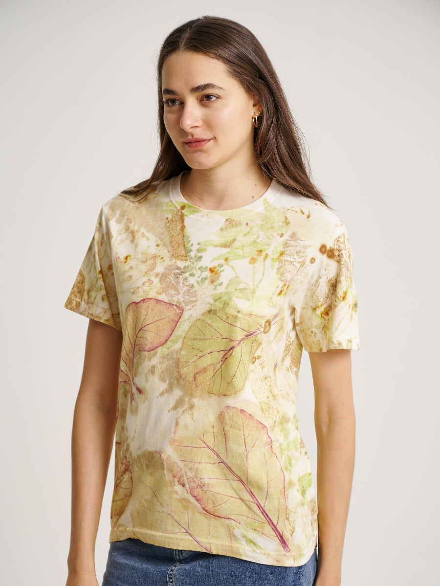 Jati and Eucalyptus Plant Scattered Pattern Eco Print Short Sleeve T-shirt