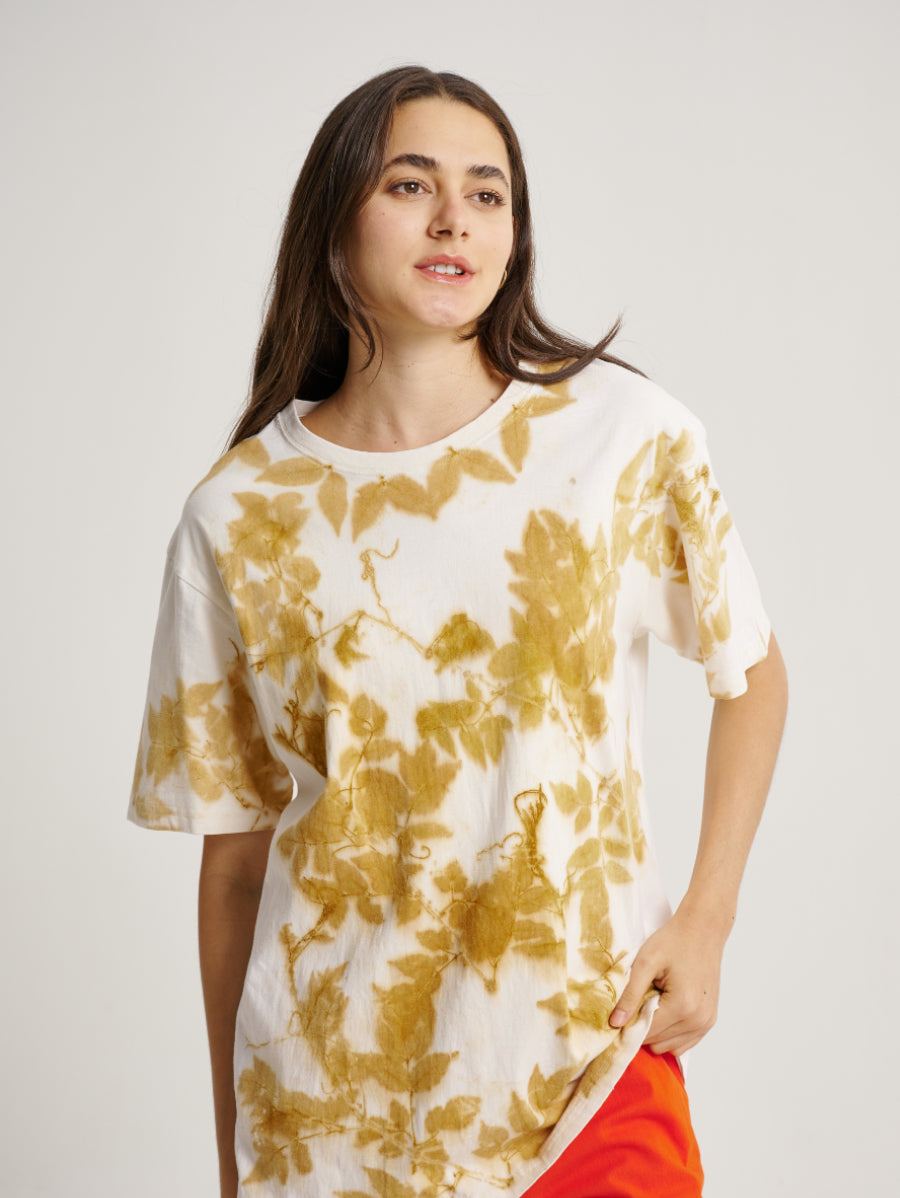 Brown Leaves Vine with Neckline Pattern Eco Print Short Sleeves T-shirt