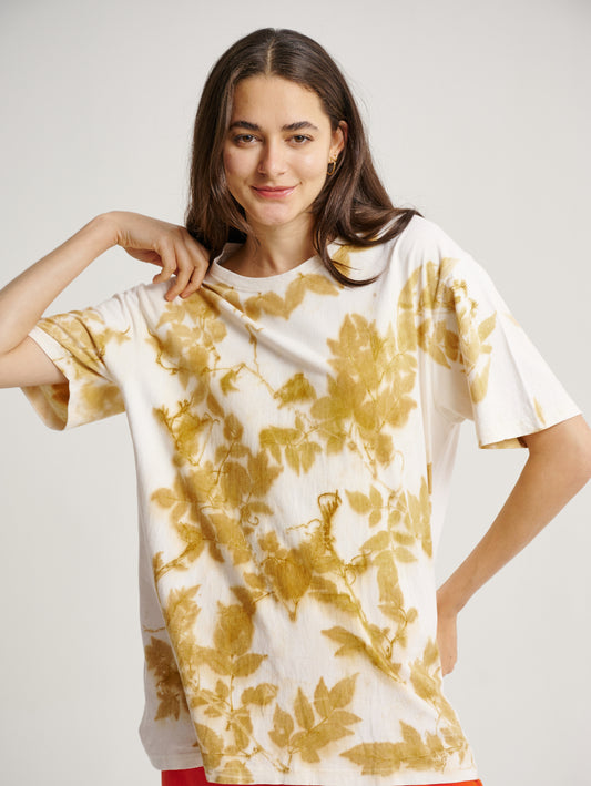 Brown Leaves Vine with Neckline Pattern Eco Print Short Sleeves T-shirt